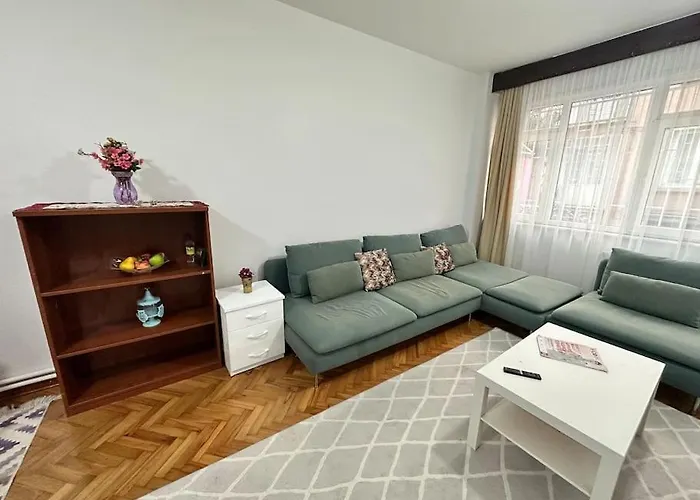 Taksim Cihangir'de 2+1 *