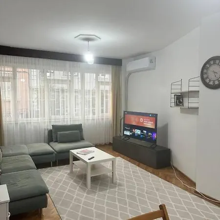 Taksim Cihangir'de 2+1 アパート イスタンブール